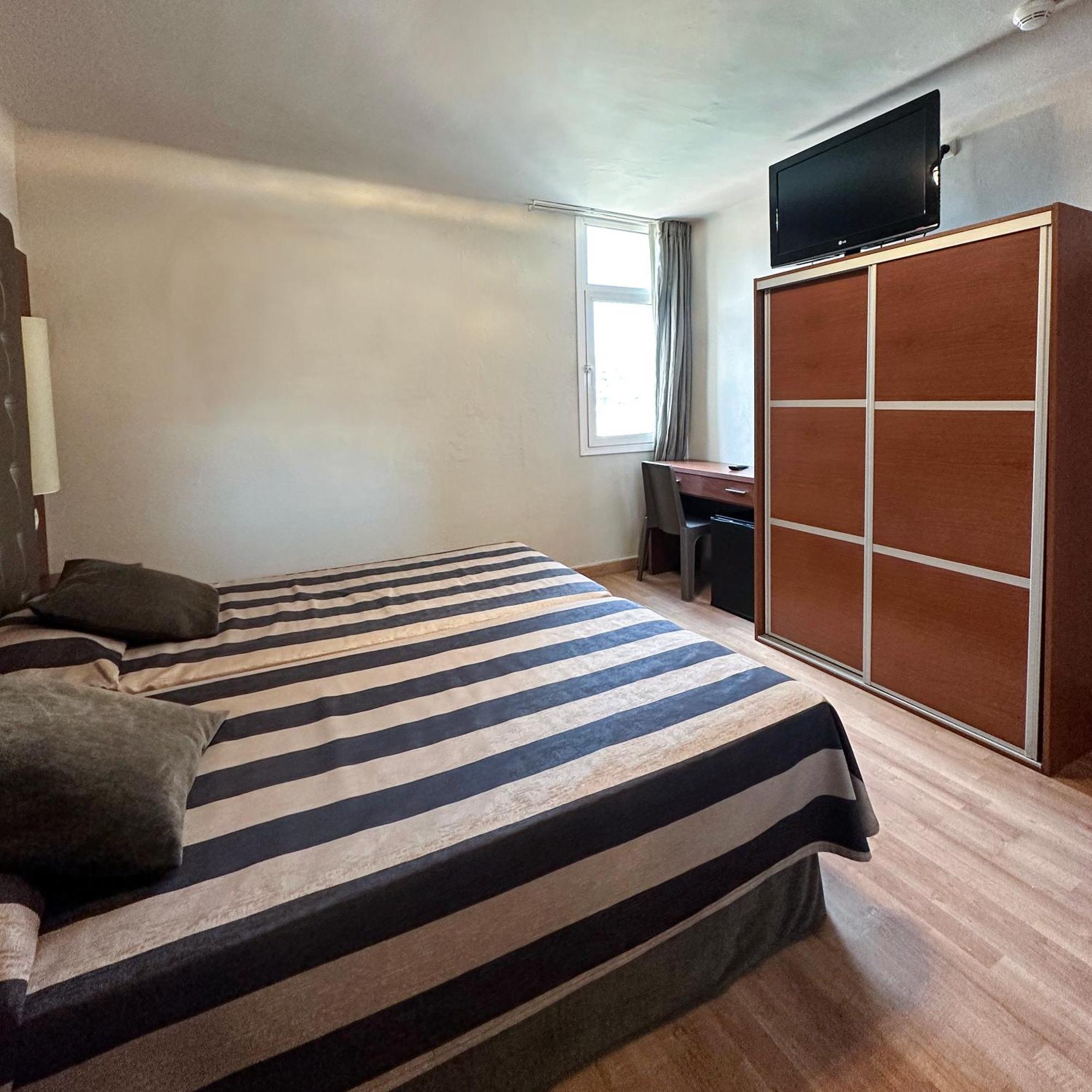Hotel Panorama Л'Естартіт Номер фото